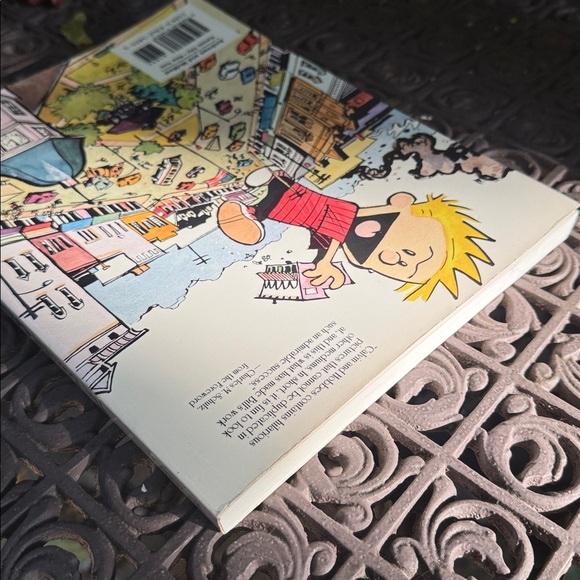 Vintage The Essential Calvin and Hobbes Book by Bill Watterson. Like New! - Picture 4 of 9